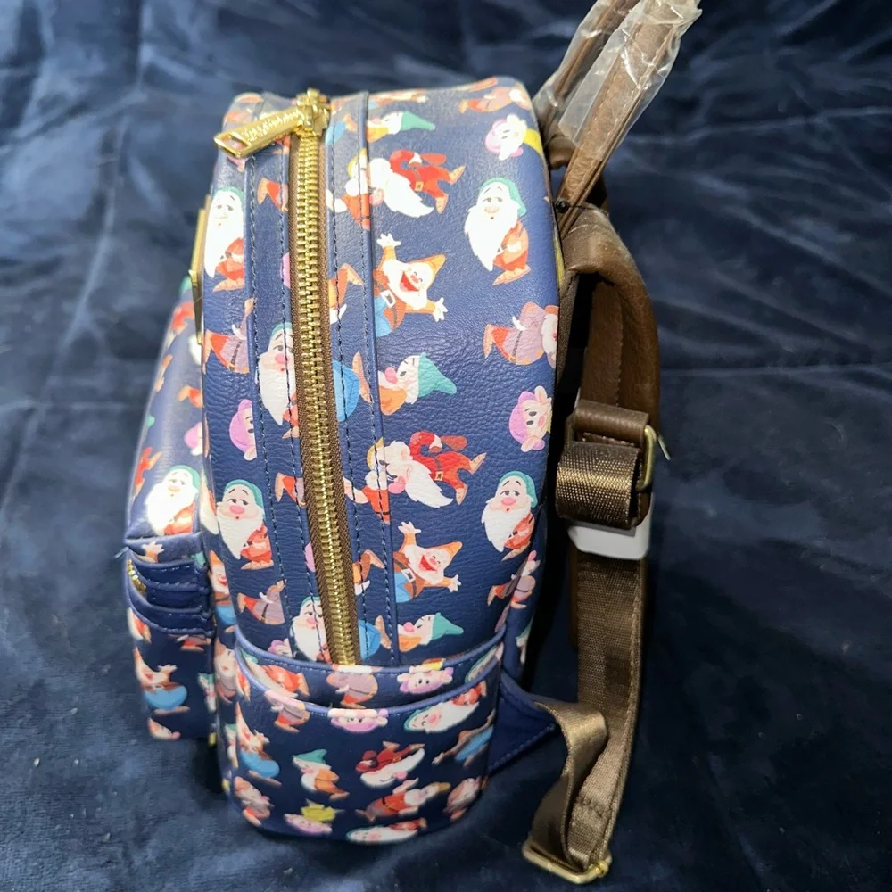 NWT Snow White and the Seven Dwarfs Loungefly Mini Backpack